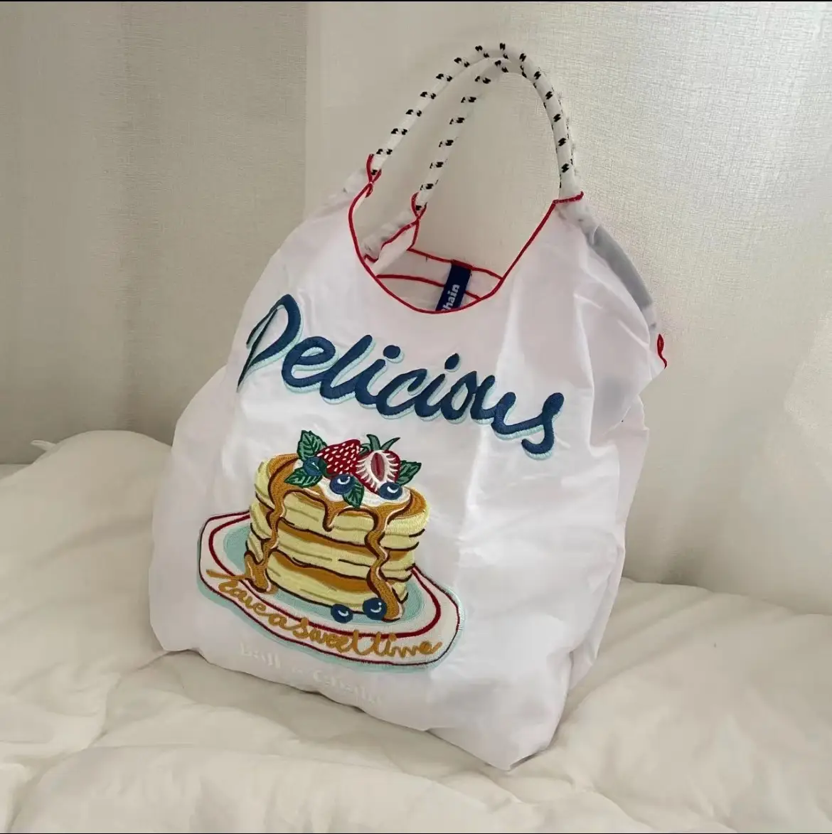 Pink Cake Embroidered Handbag Large Capacity - Image 2