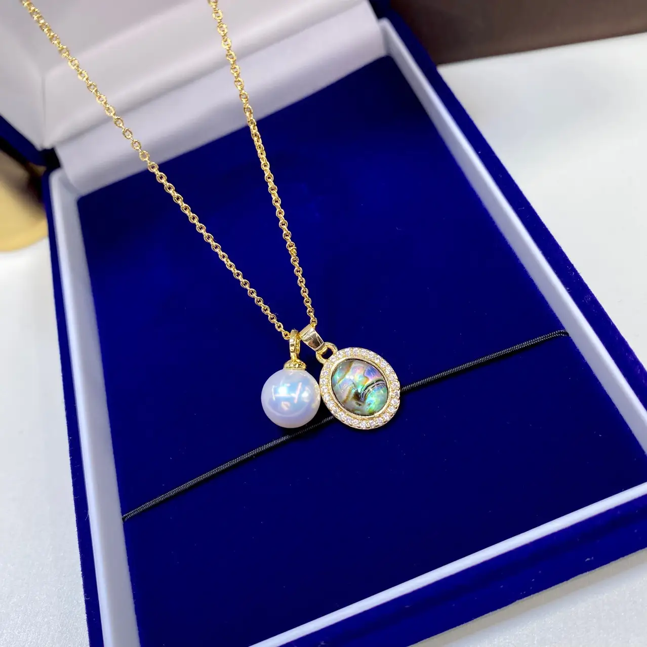 New Gold Abalone Pearl Necklace with 18K Gold Plated Pendant — feature 10