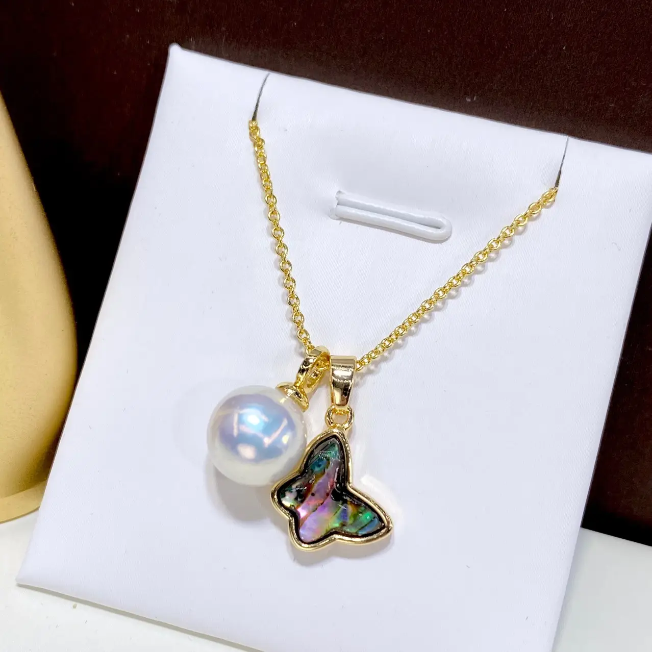 Mother's Shell Pearl Butterfly Necklace 18K Gold