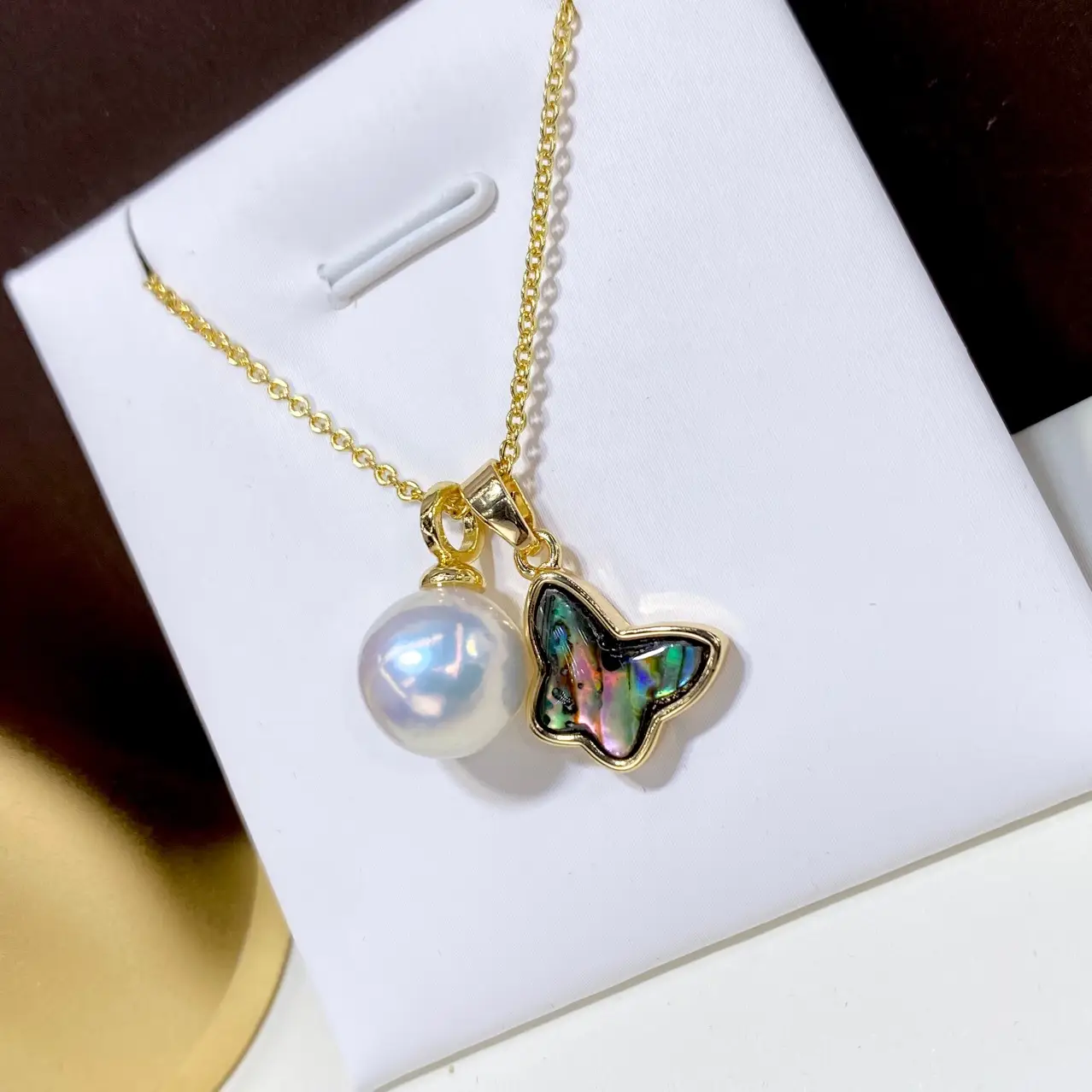 Mother's Shell Pearl Butterfly Necklace 18K Gold