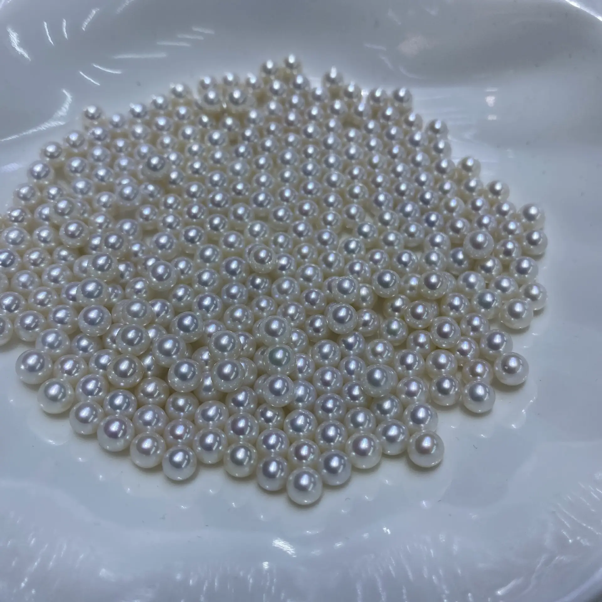 Freshwater Pearl Akoya White Transparent Round Beads - Image 4
