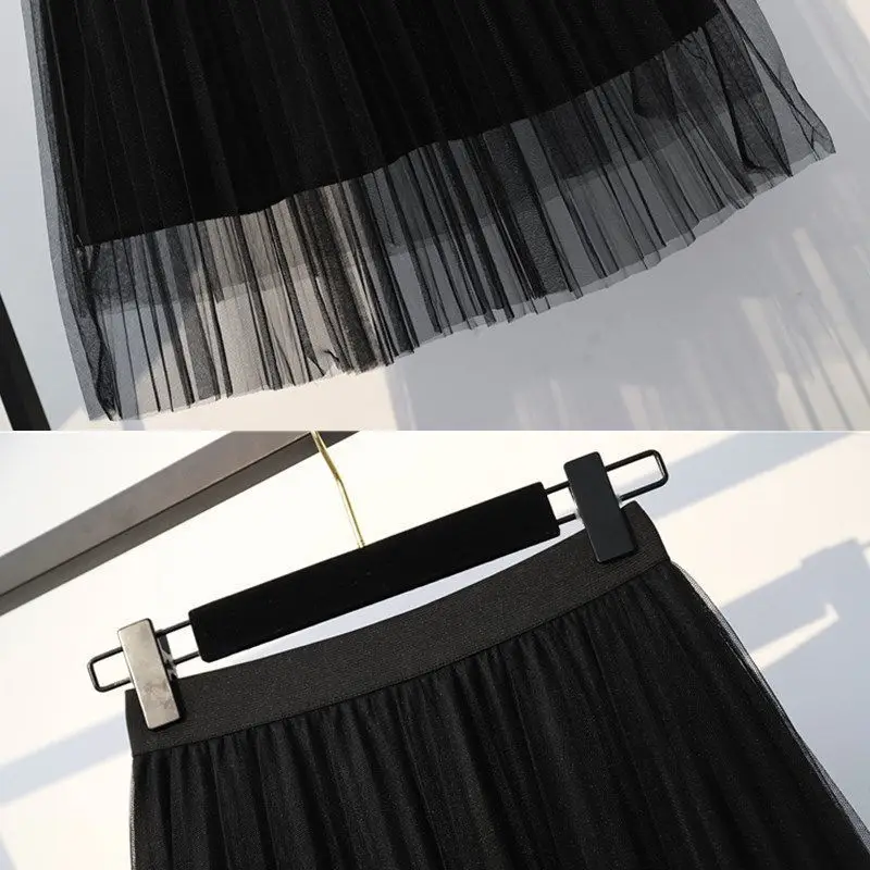White Pleated Skirt Women Spring Summer 2022 — feature 5