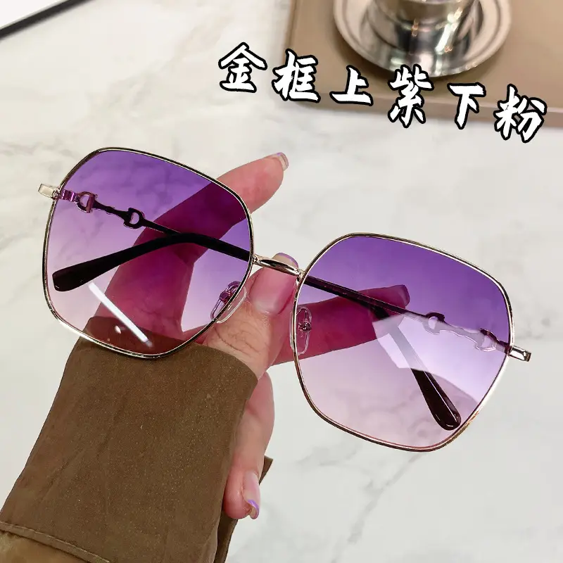 Women Square Frame Sunglasses Gradient Lens Gold Frame - Image 3