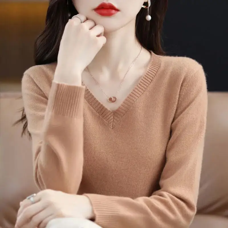 Black V Neck Wool Pullover for Women Large - Image 8