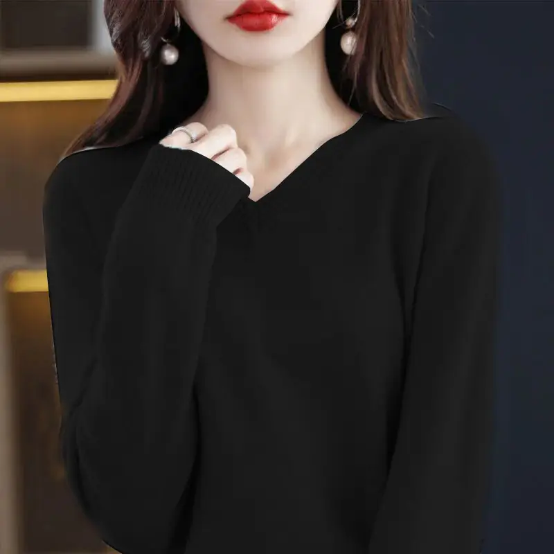 Black V Neck Wool Pullover for Women Large - Image 9