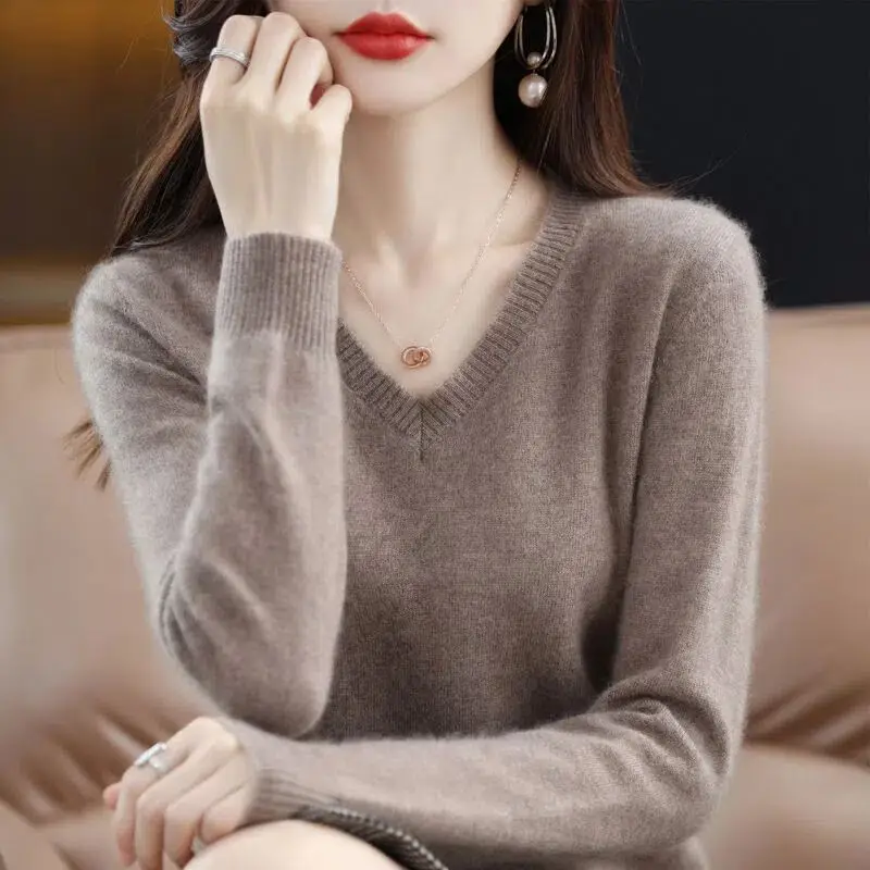Black V Neck Wool Pullover for Women Large - Image 4