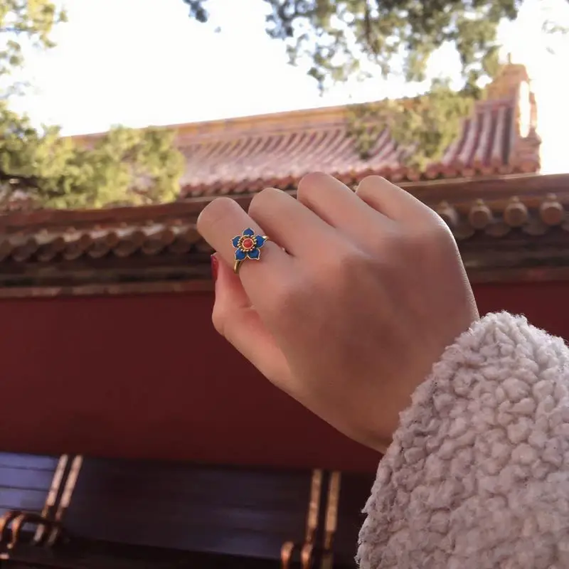 925 Plated Silver Silk Retro Golden Double Flower Ring for Women — feature 2