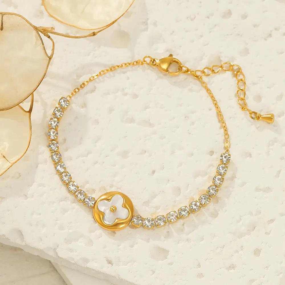 18K Gold Diamond Butterfly Clover Bracelet 150mm - Image 7