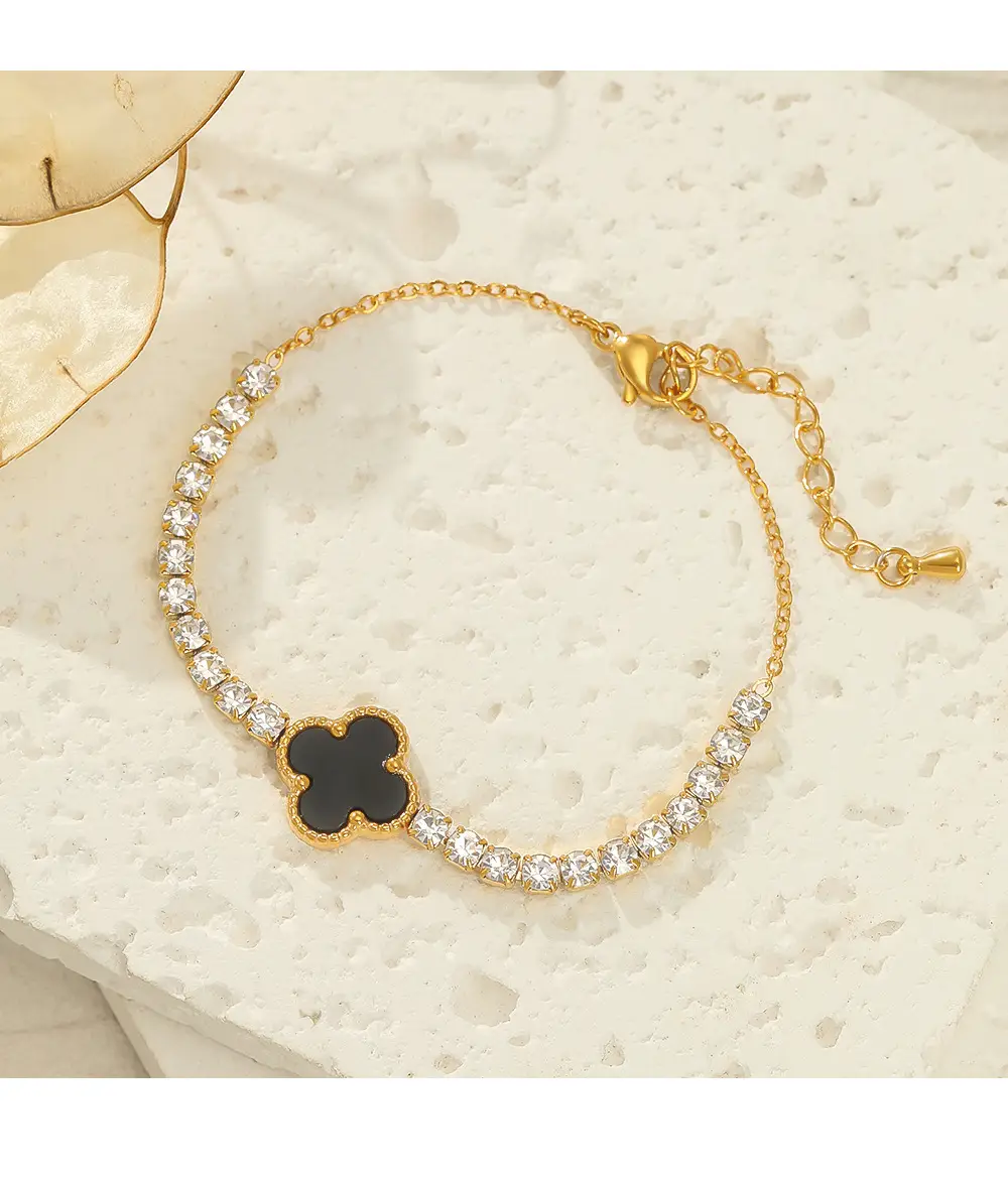 18K Gold Diamond Butterfly Clover Bracelet 150mm — feature 10