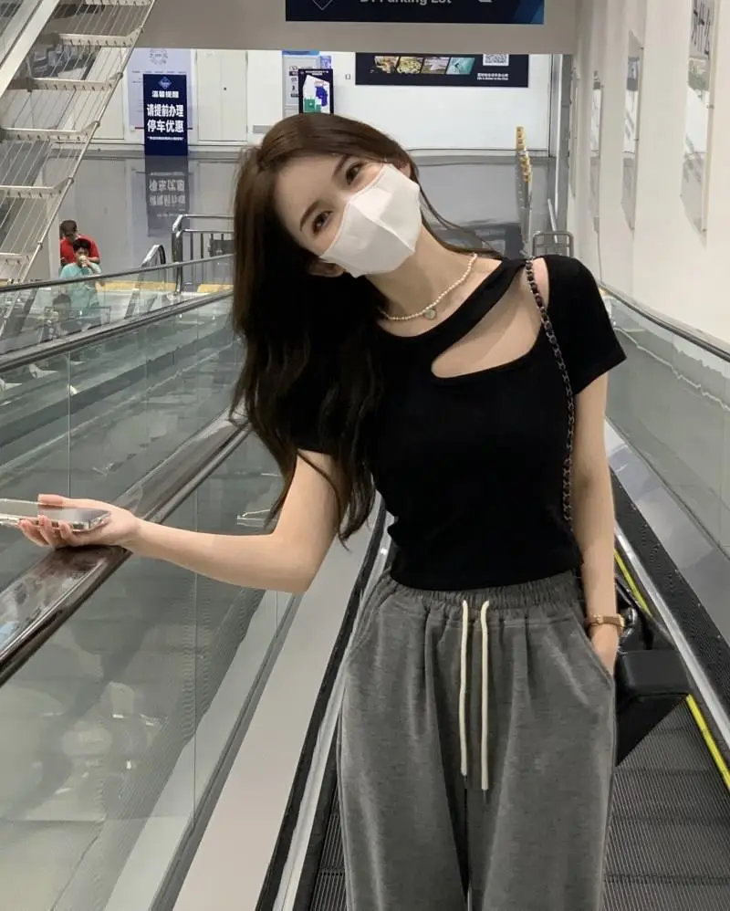 2026 Black Hollow Out Slim Fit T-Shirt Women — feature 11