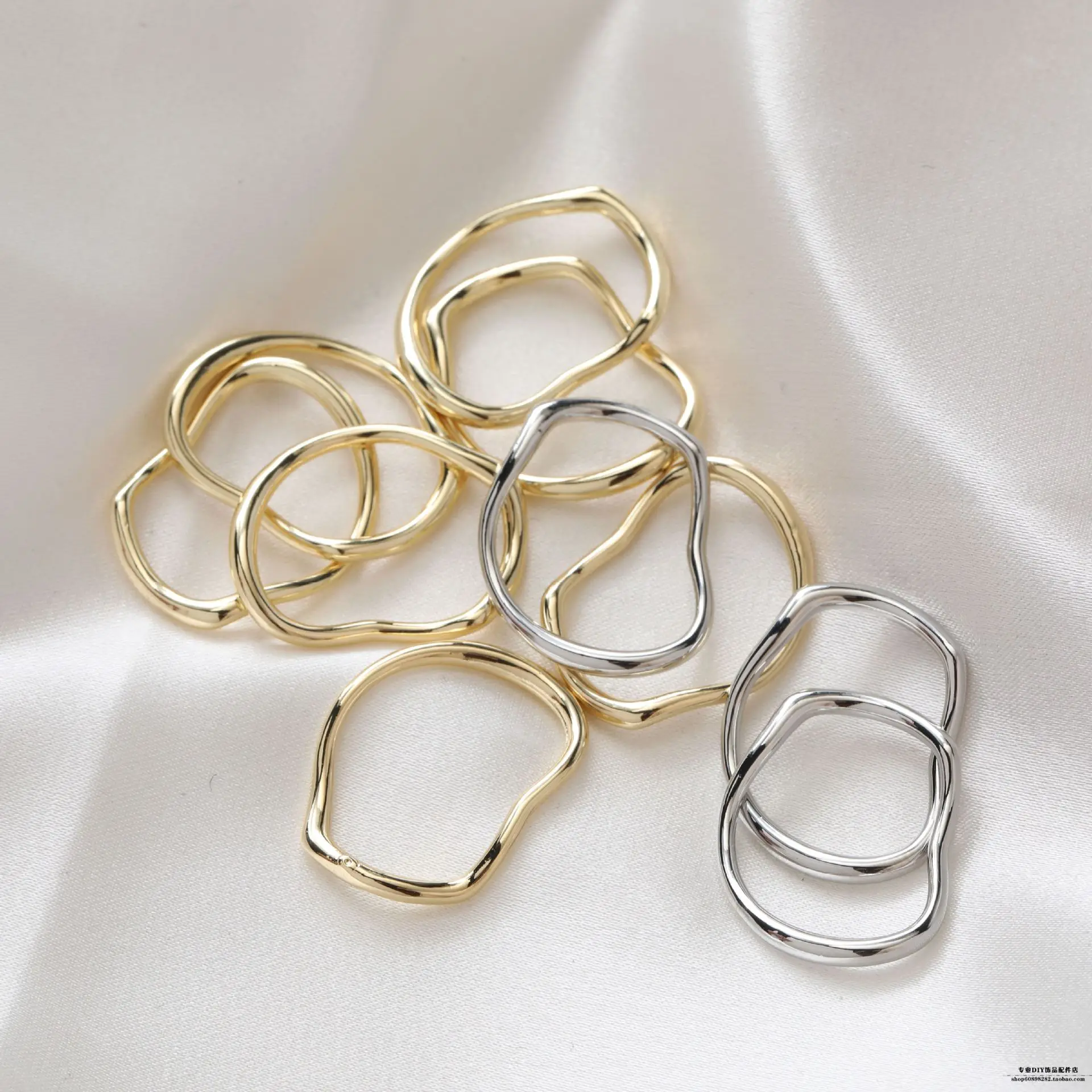 14K Gold Plated Hollow Geometric Earrings Set — feature 4