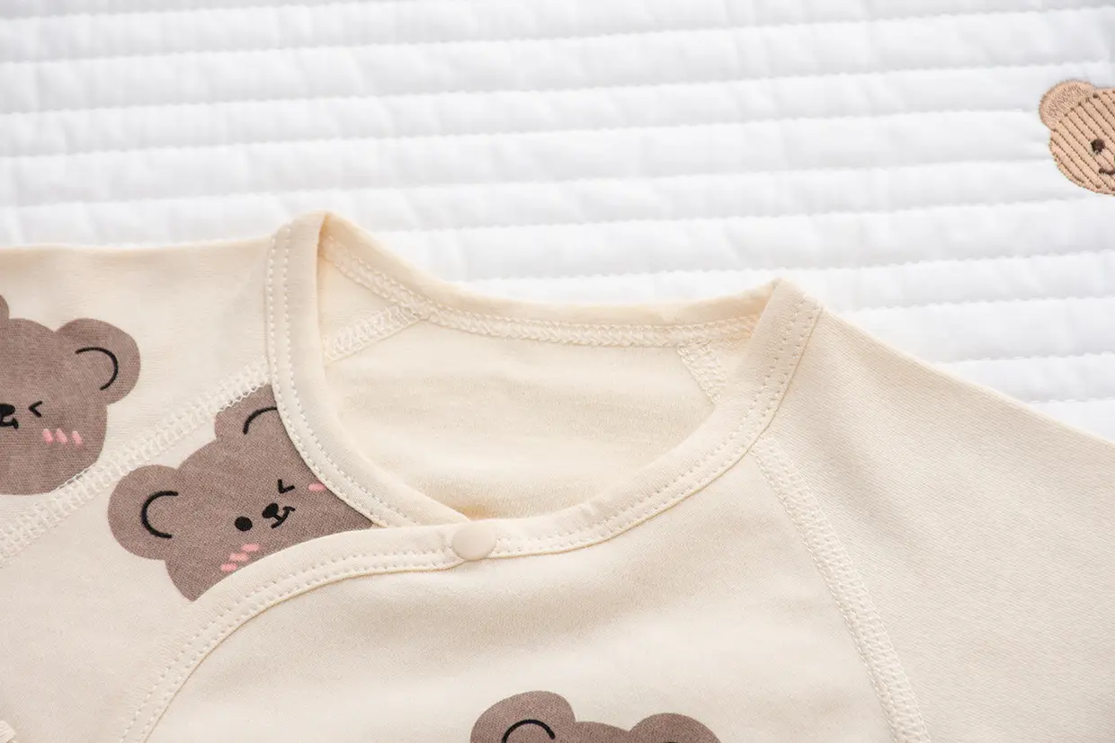 Newborn Half-Back Shirt for Baby, White Rabbit Print, Size 52-59 — feature 15