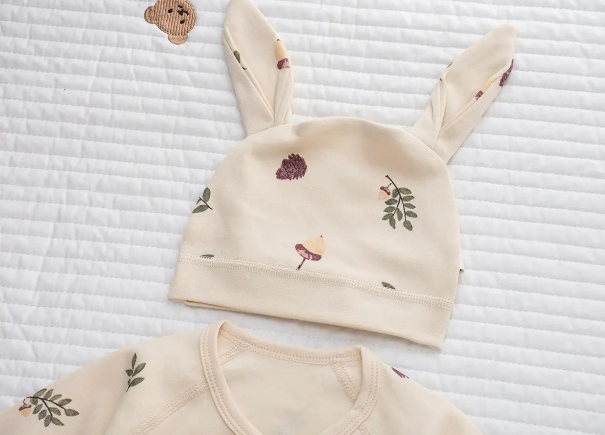 Newborn Half-Back Shirt for Baby, White Rabbit Print, Size 52-59 — feature 24