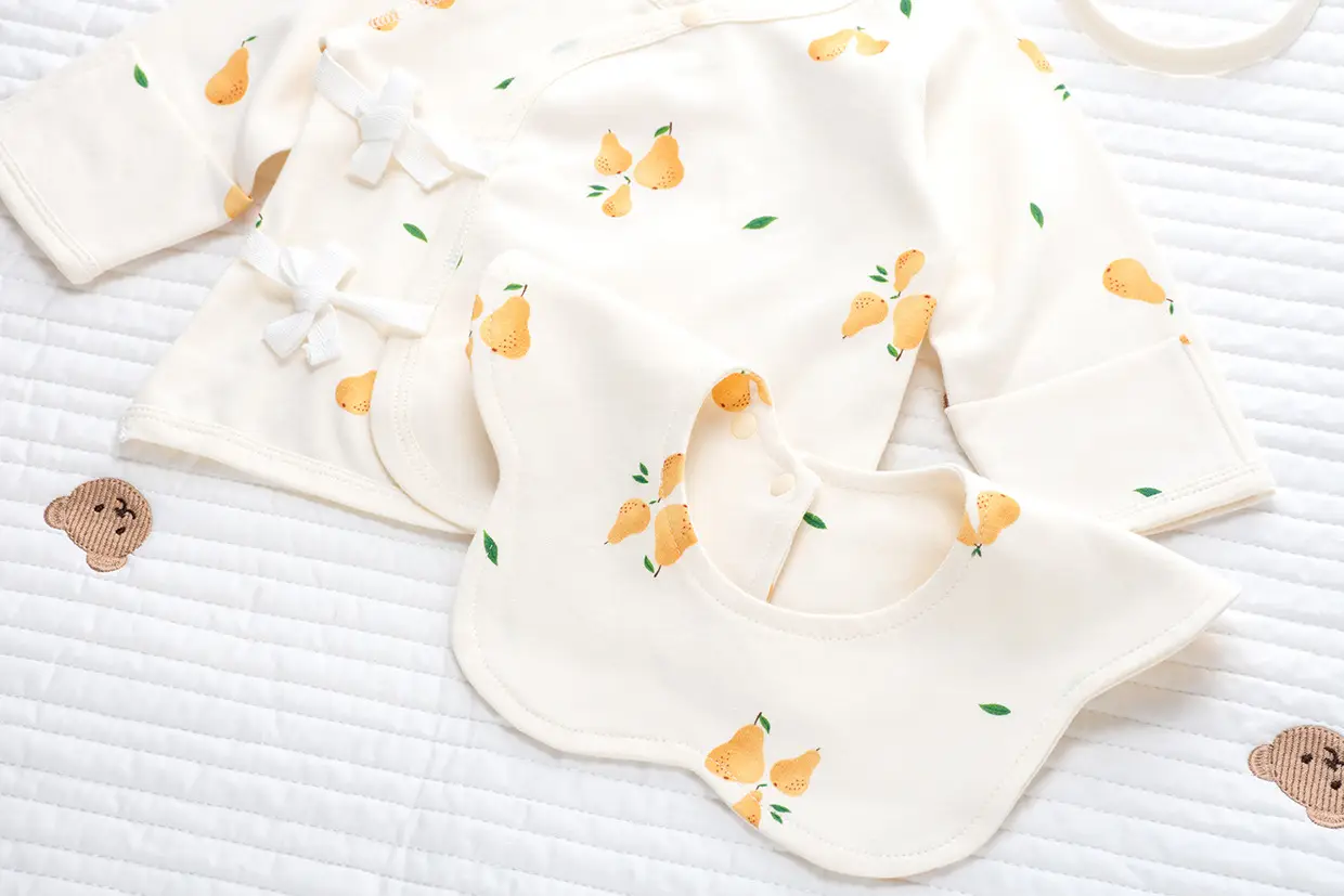 Newborn Half-Back Shirt for Baby, White Rabbit Print, Size 52-59 — feature 31