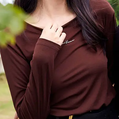 2022 Silk Slim Neckline Black Top for Women - Image 7