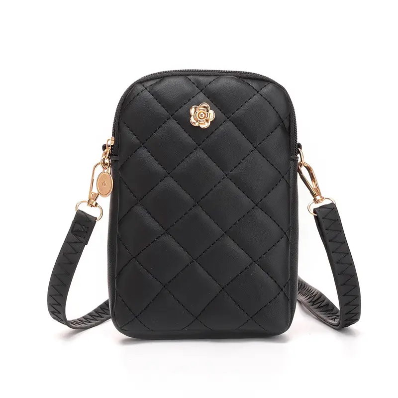 Green Quilted Shoulder Bag for Women 2023 - Image 11