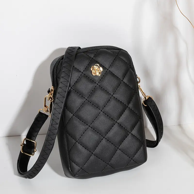 Green Quilted Shoulder Bag for Women 2023 - Image 2