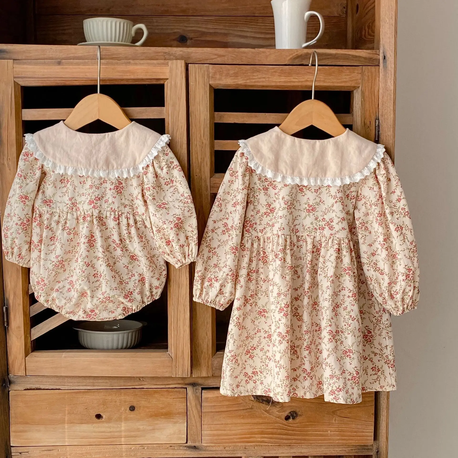 South Korea Children Floral Fleece Dress Set — feature 7