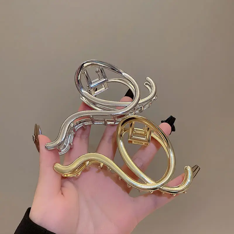 Golden Shark Clip for Women Elegant Hair Clip - Image 3