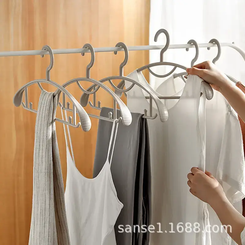Non-Slip Seamless Hanger for Clothes Storage - Image 4