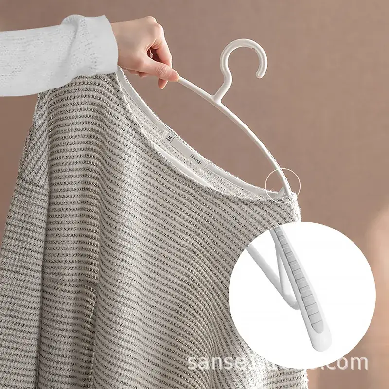 Non-Slip Seamless Hanger for Clothes Storage - Image 5