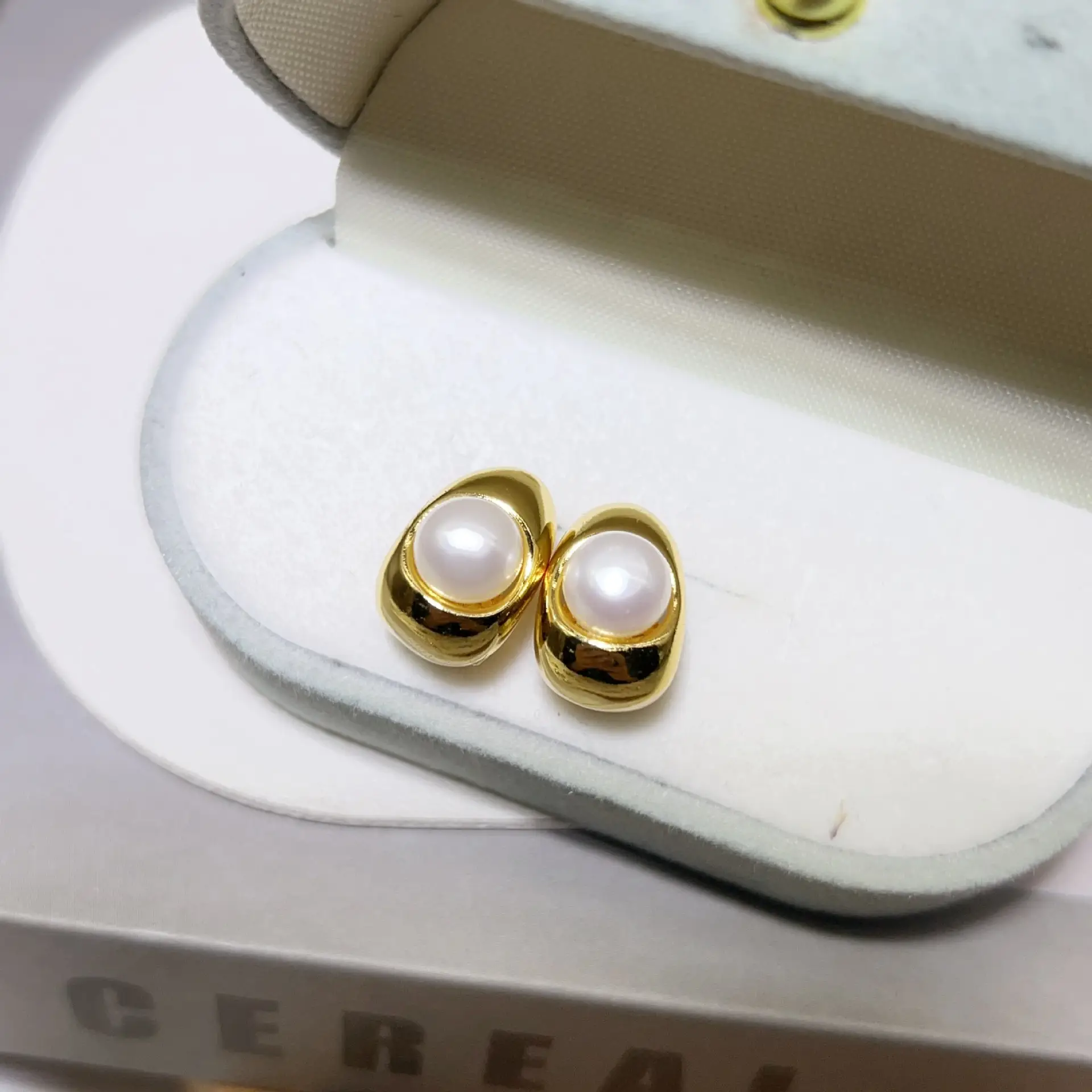 Zhuji Pearl Earrings S925 Gold Plated Niche Design — feature 19