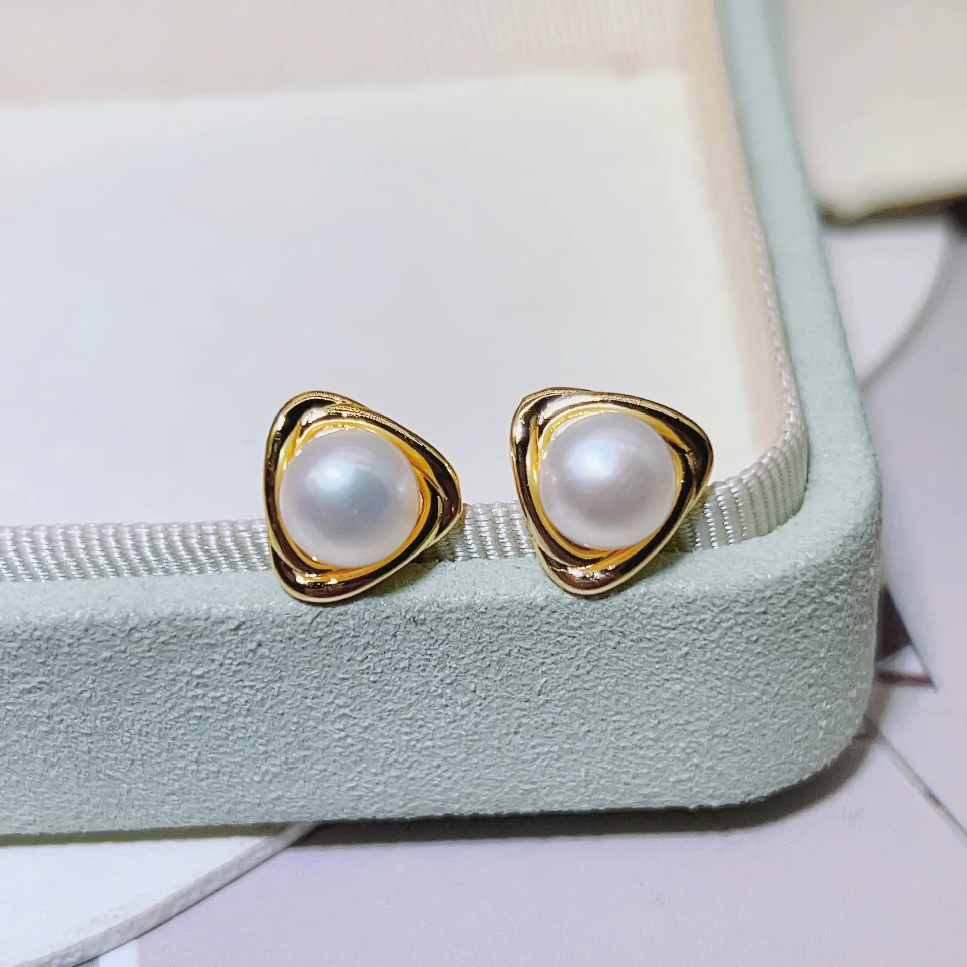 Zhuji Pearl Earrings S925 Gold Plated Niche Design — feature 23
