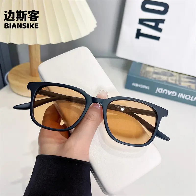 New Style Black Sunglasses with Purple Lens - Image 8