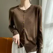 Wool Blbottom V-Neck Sling with Knitted Bottom — feature 21