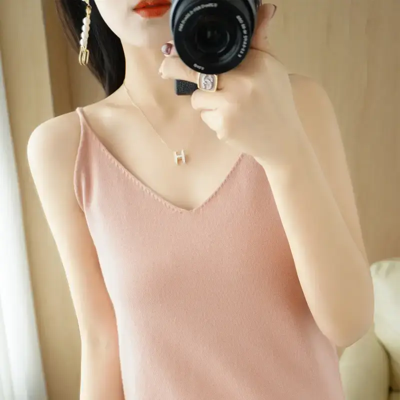 Wool Blbottom V-Neck Sling with Knitted Bottom