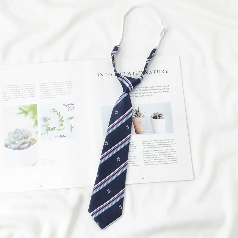A2416 navy blue flowers