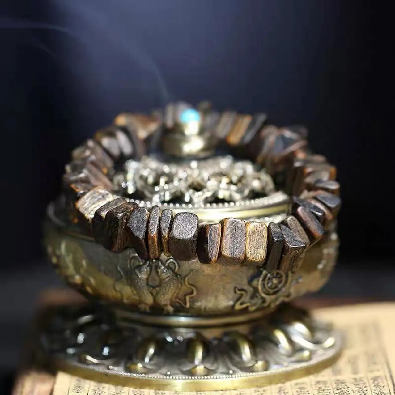 Agarwood Bracelet for Men, Wooden Craft, Honey Fragrance, Submersible Grade — feature 1