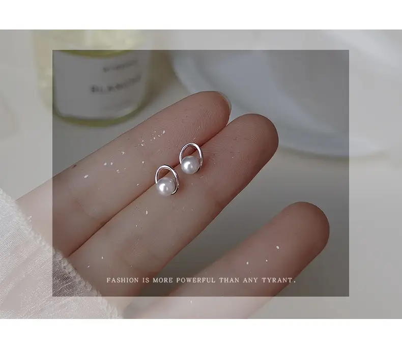 Women's Gold Pearl Geometric Earrings Light Luxury — feature 20