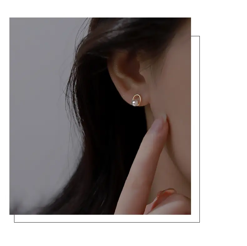 Women's Gold Pearl Geometric Earrings Light Luxury — feature 24