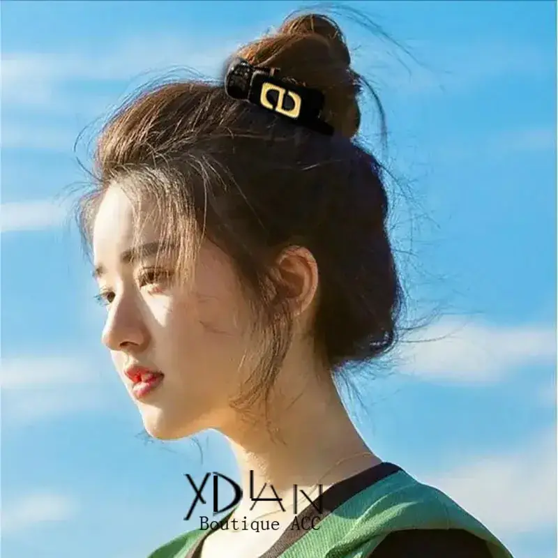 Anti-Collapse Hair Clip for Women with Shark Design - Image 4