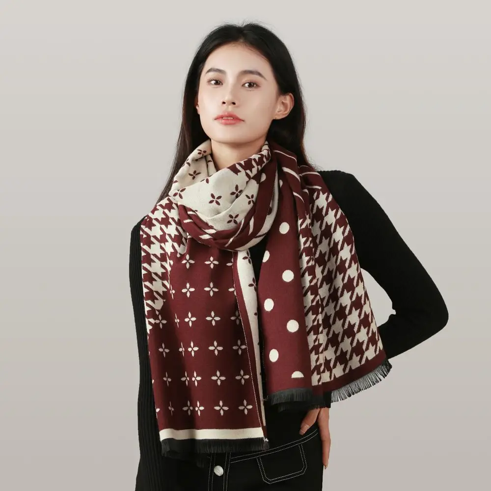 Men's Houndstooth Cashmere Neck Warmer Black White - Image 6