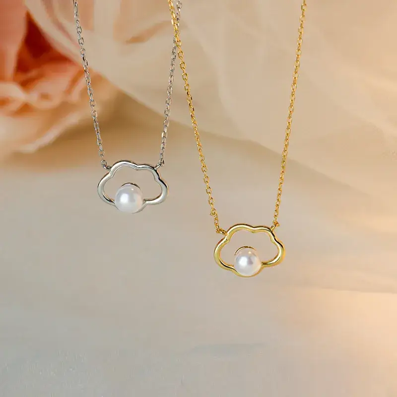 Women's Pearl Flower Necklace Light Silver Retro Baroque - Image 3
