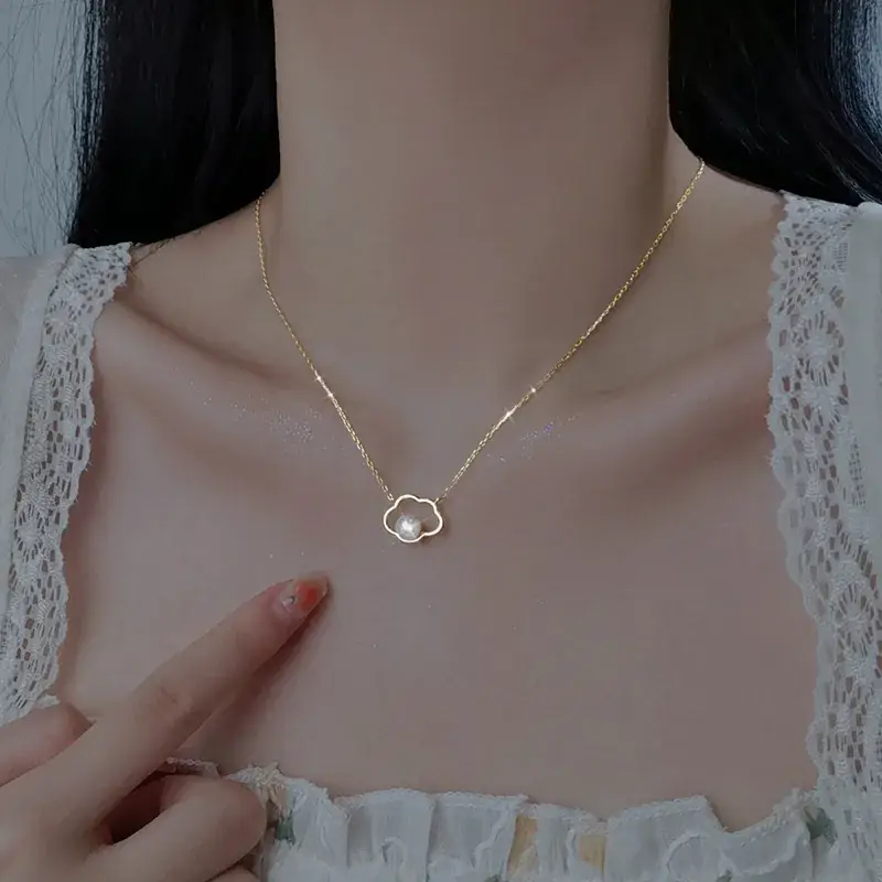 Women's Pearl Flower Necklace Light Silver Retro Baroque - Image 4