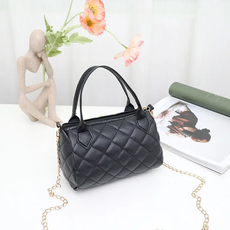 Red Embroidered Quilted Women's Handbag 2022 - Image 2