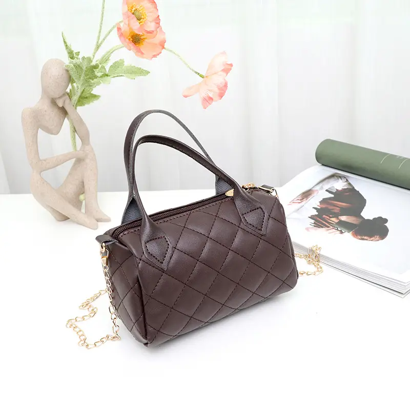 Red Embroidered Quilted Women's Handbag 2022 - Image 7