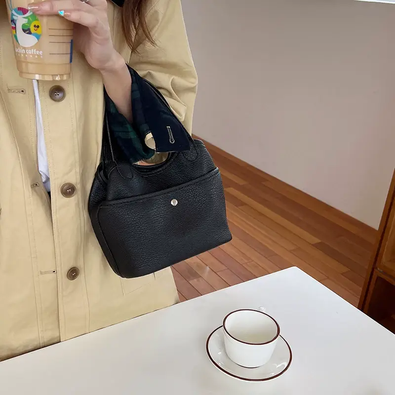Women's Beige Leather Tote Bag 2026 Summer — feature 17