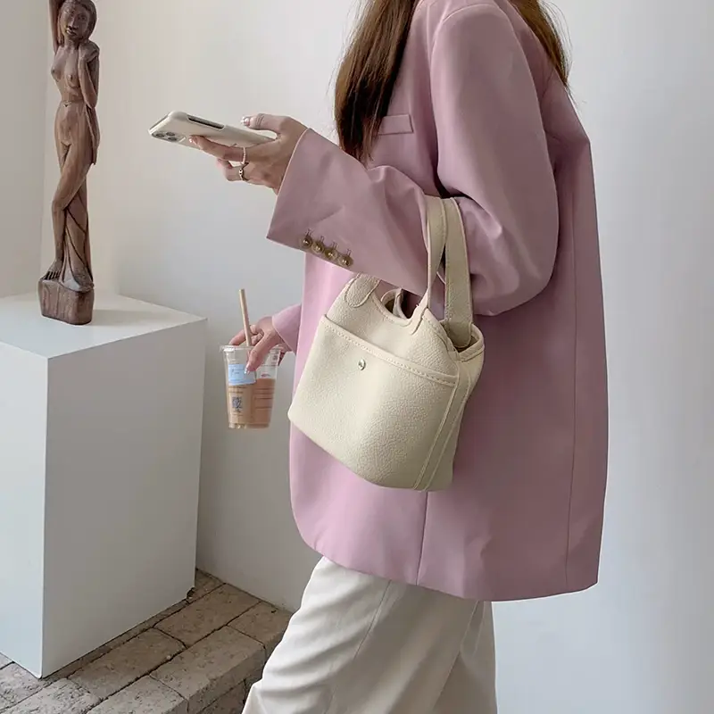 Women's Beige Leather Tote Bag 2026 Summer — feature 5