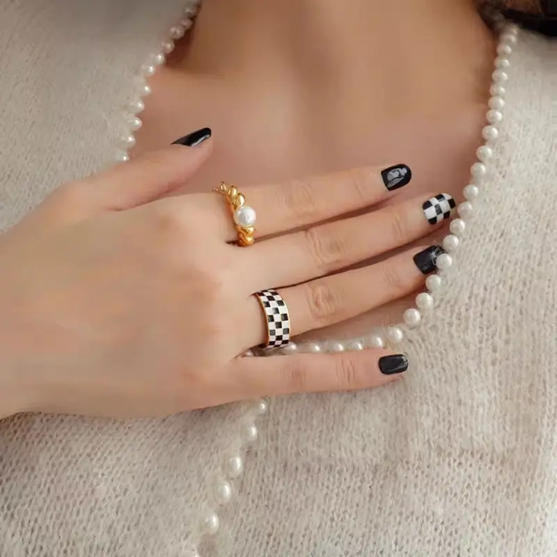 Women's Natural Pearl Ring Gold Titanium Electromagnet — feature 10