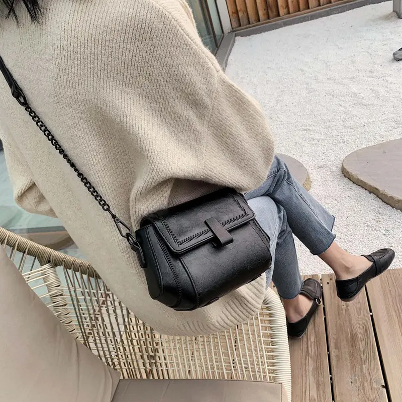 Black Korean Style Chain Crossbody Bag for Women - Image 9