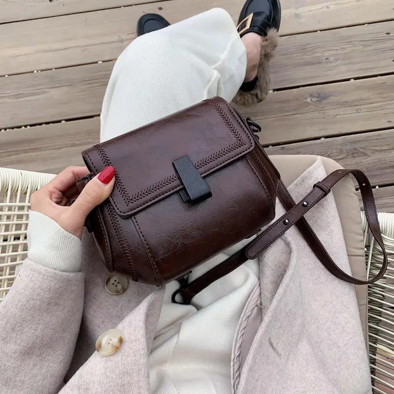 Black Korean Style Chain Crossbody Bag for Women - Image 4