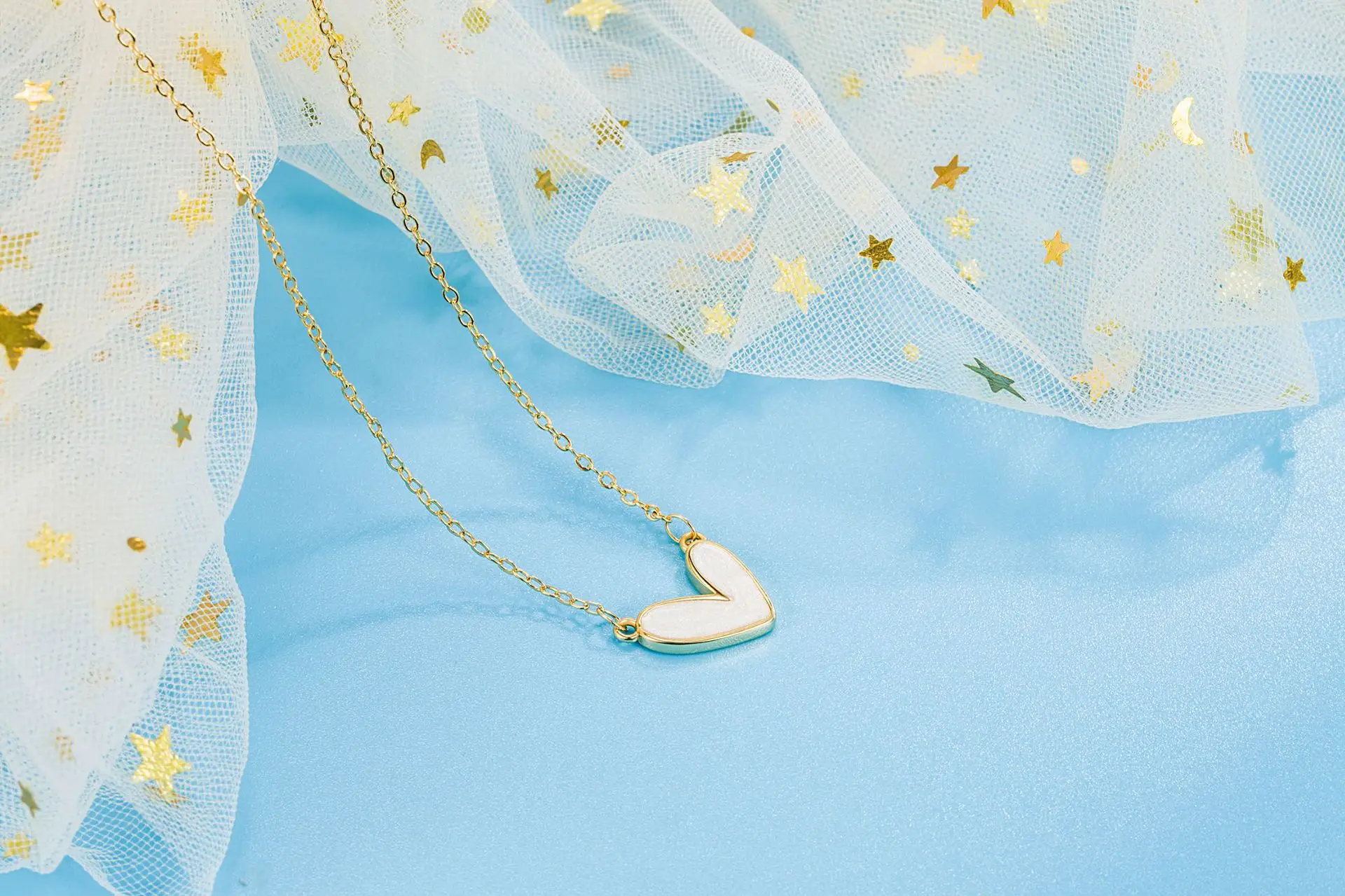 White Fritillaria Love Necklace for Women — feature 4