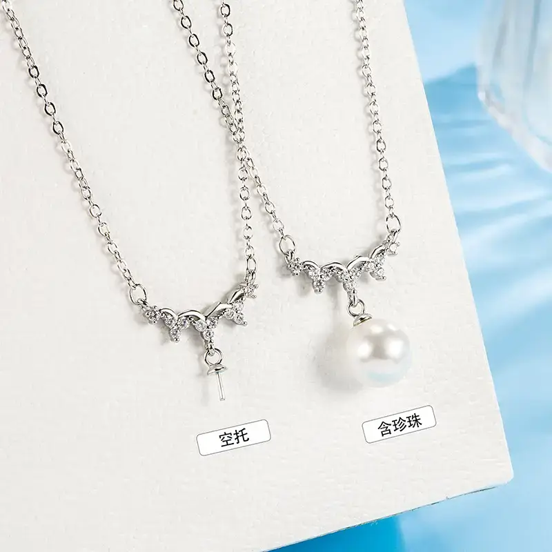 Elegant Pearl Necklace for Women Light Luxury Collarbone Chain