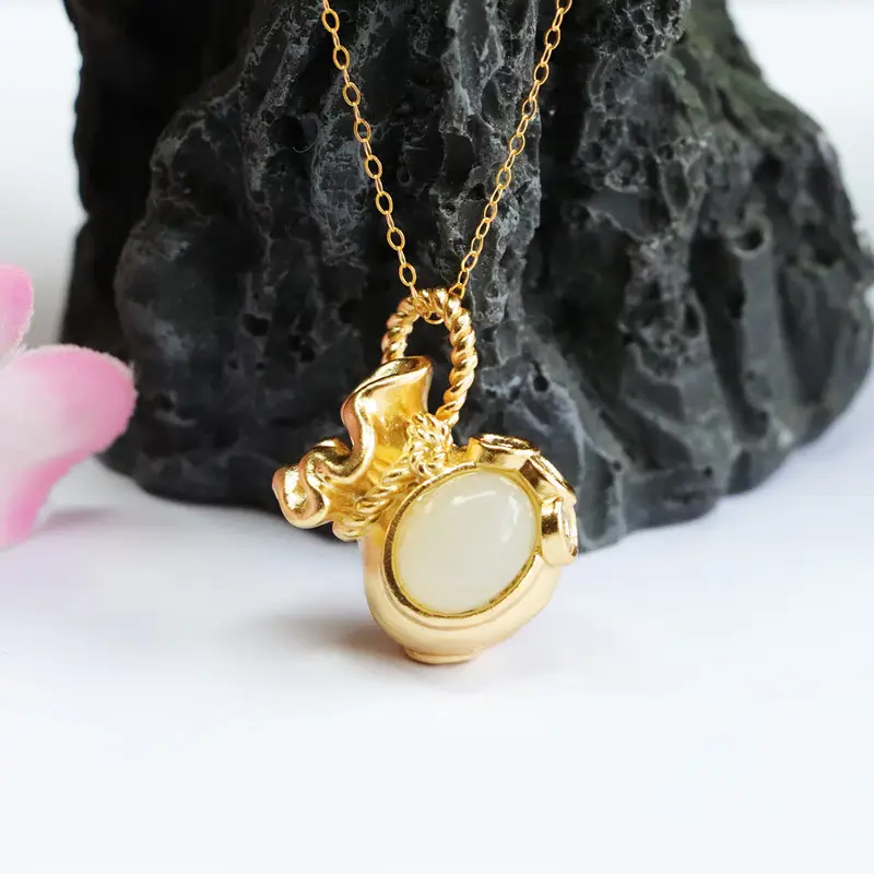 Guan Yu S925 Silver Inlaid Jade Necklace for Women — feature 4