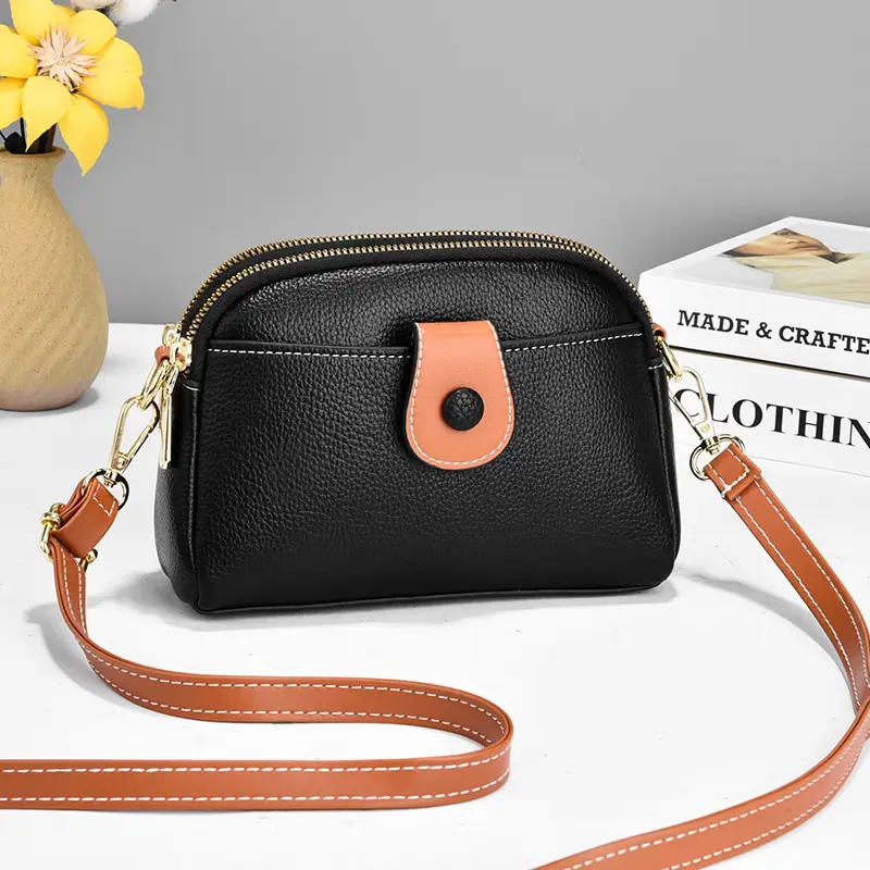 Women's Crossbody Bag Beige Gold Chain Portable