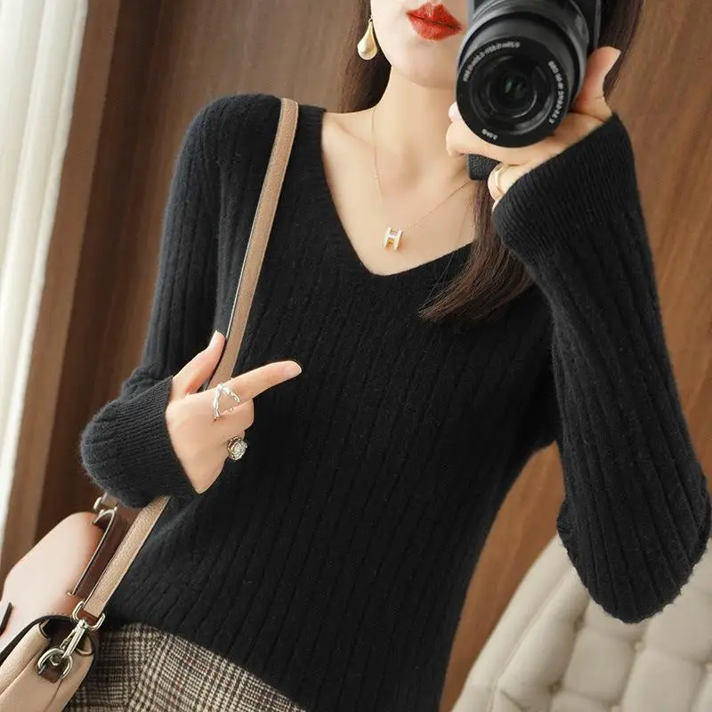 Women's V-Neck Knitted Sweater Base Wool 2024 Autumn - Image 9